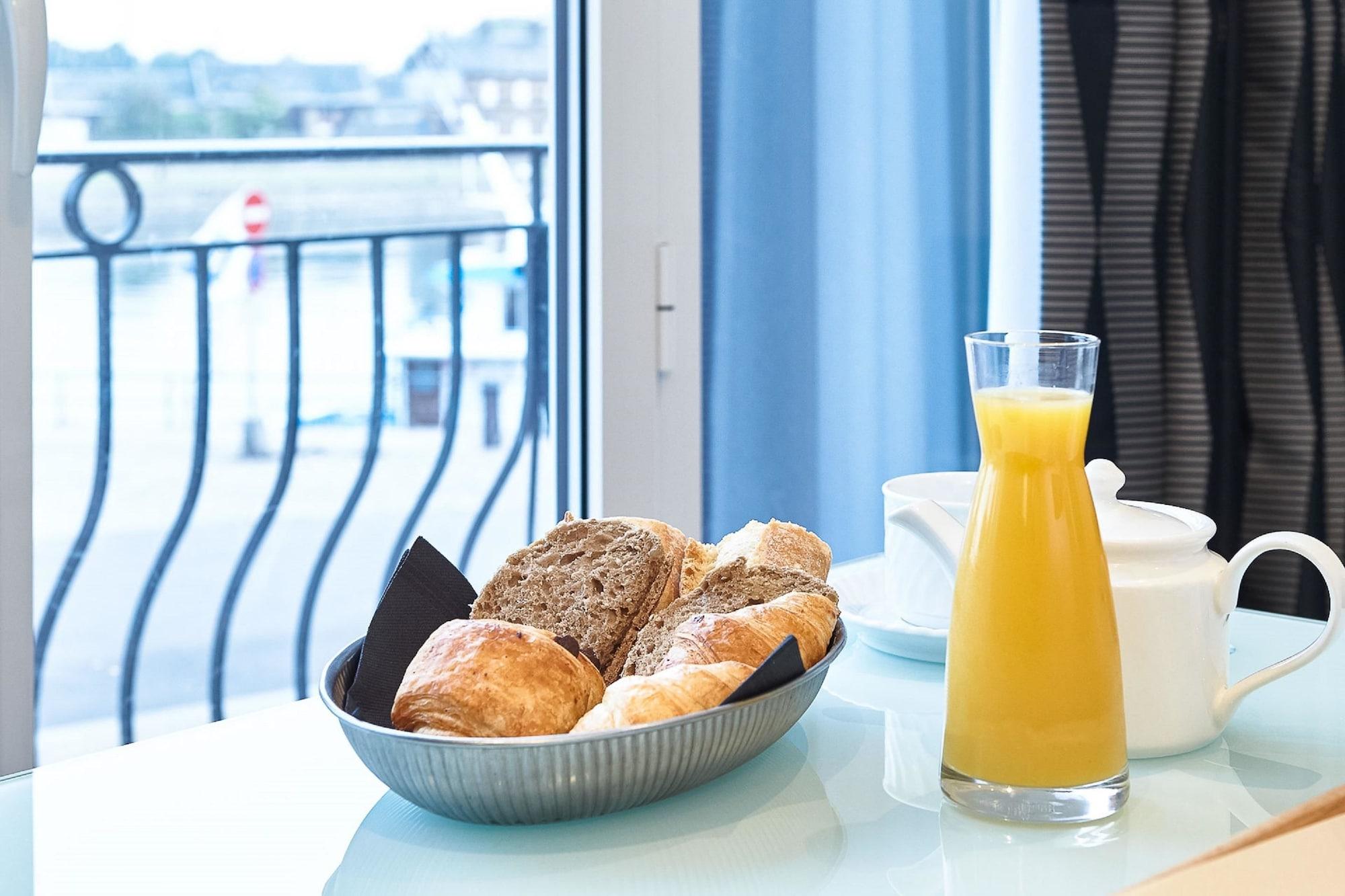 Best Western Le Cheval Blanc -Vue Sur Le Port-Plein Centre Ville Honfleur Eksteriør bilde