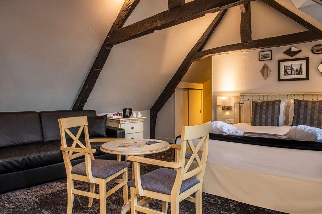 Best Western Le Cheval Blanc -Vue Sur Le Port-Plein Centre Ville Honfleur Rom bilde