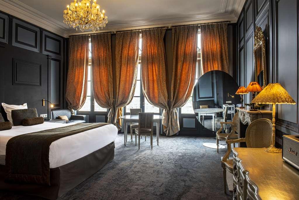 Best Western Le Cheval Blanc -Vue Sur Le Port-Plein Centre Ville Honfleur Rom bilde